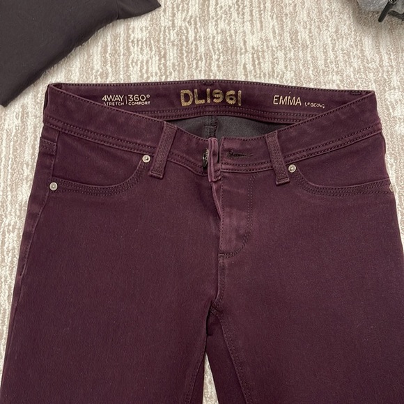 DL1961 Emma legging/jean in a Merlot color size 25 - Picture 2 of 5